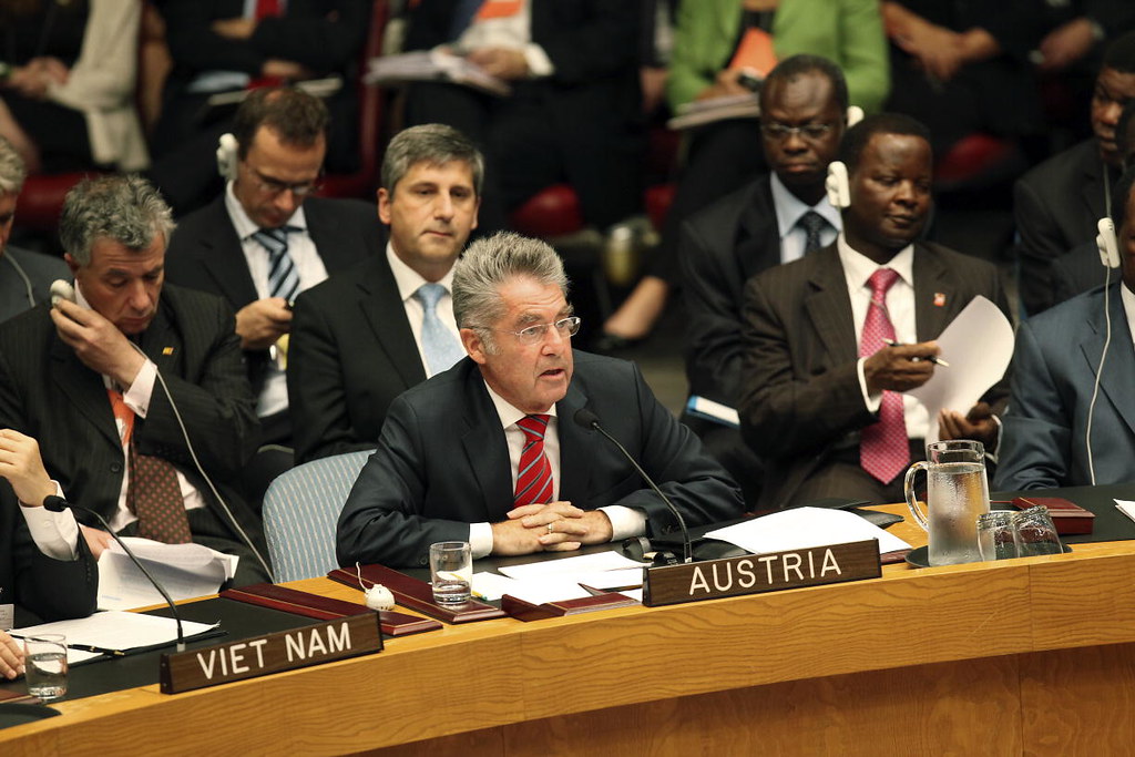 President Heinz Fischer Becomes First Austrian Leader to Condemn Gaza War on Humanitarian Grounds